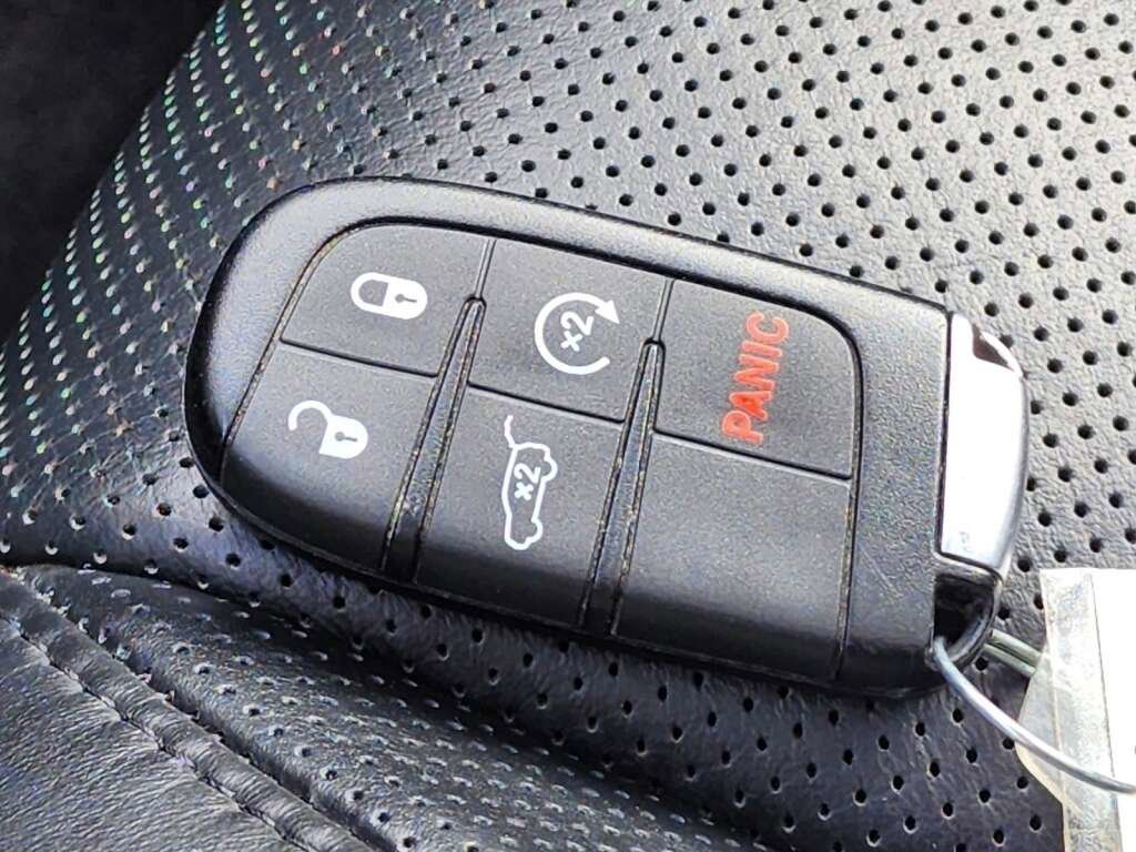 Used 2018 Jeep Grand Cherokee Trailhawk w/ Trailhawk Luxury Group image 30