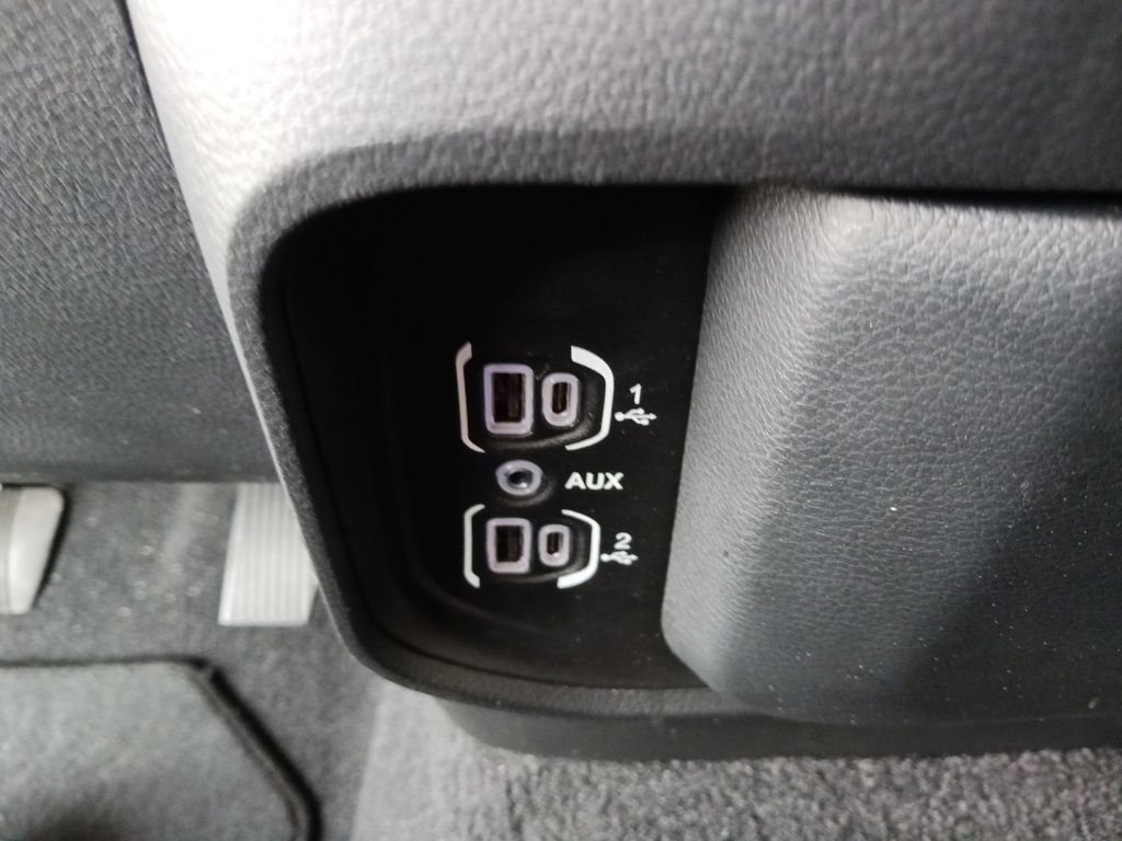 Used 2025 RAM 1500 Laramie AWD/4WD image 26