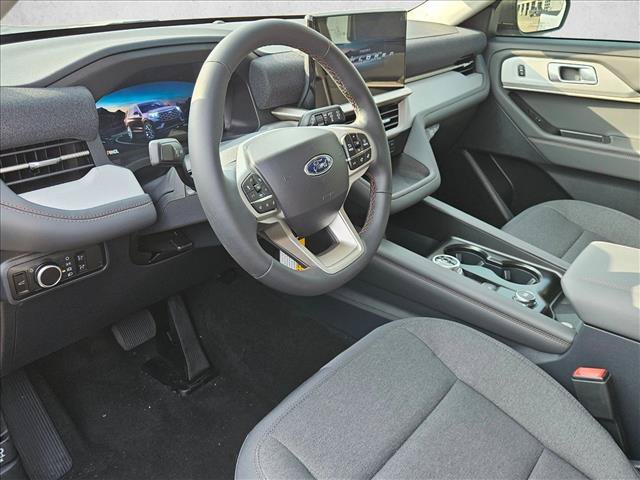 New 2026 Ford Explorer Active RWD image 3