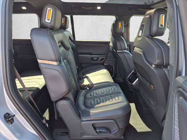 Used 2023 Rivian R1S Adventure AWD/4WD image 17