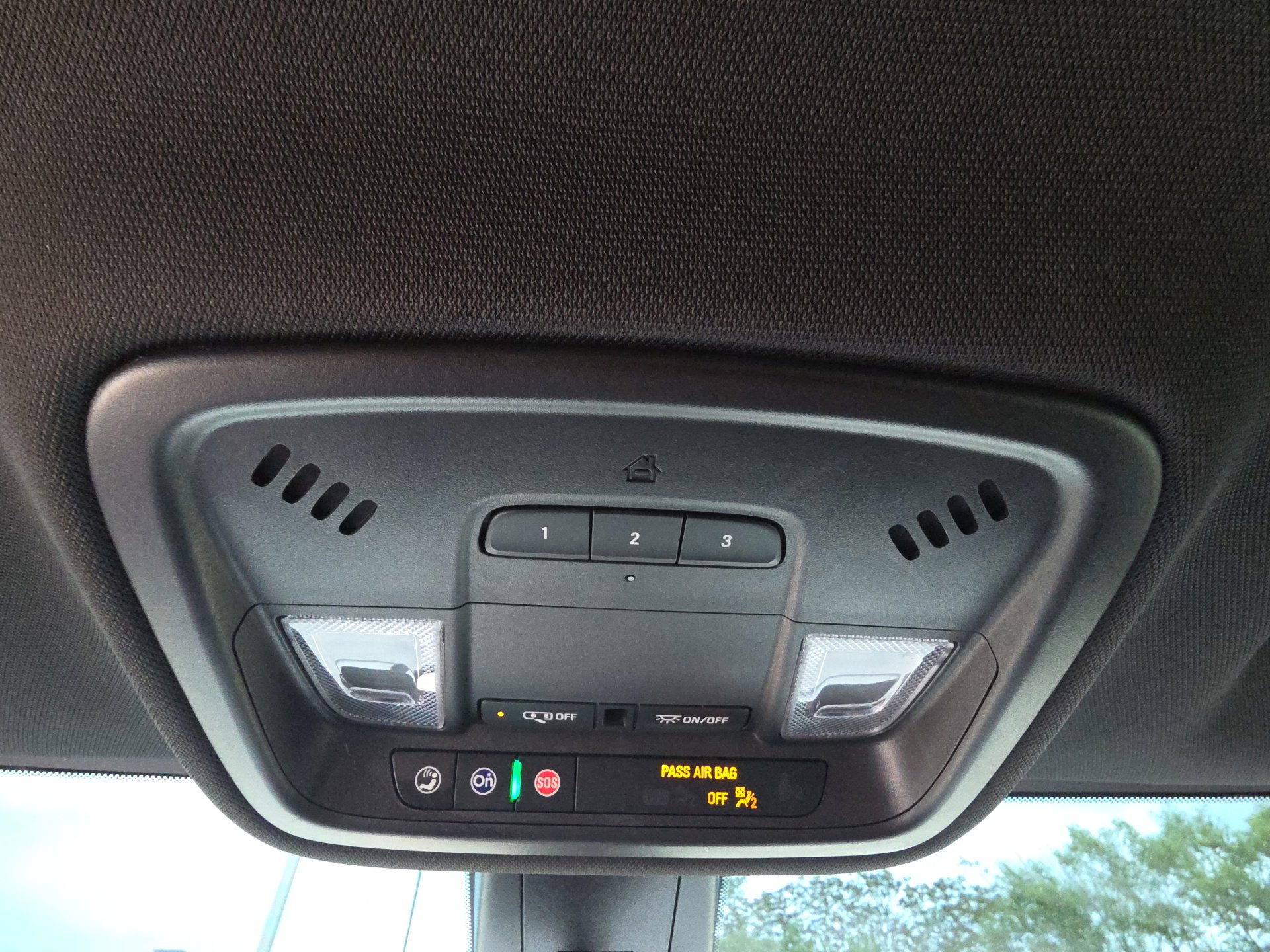 Certified 2024 Chevrolet Traverse LT FWD image 24