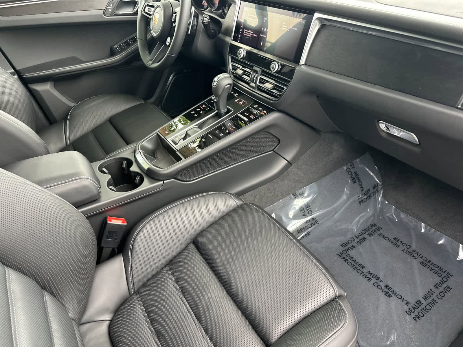 New 2026 Porsche Macan GTS AWD/4WD image 17