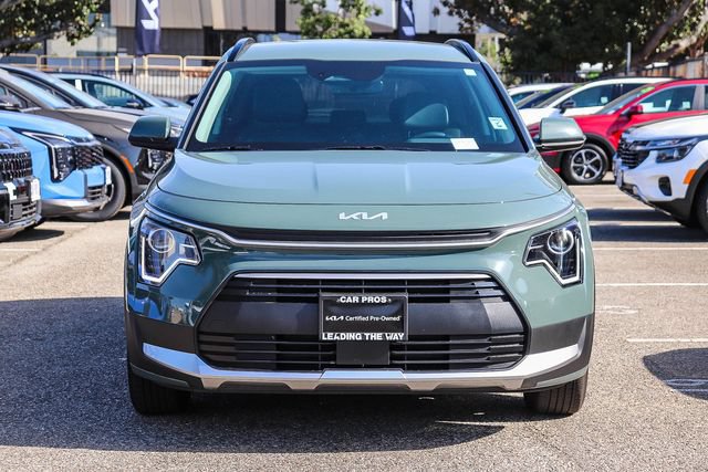Certified 2025 Kia Niro EX FWD image 3