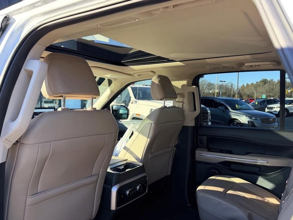 Used 2023 Ford Expedition Max Limited image 11