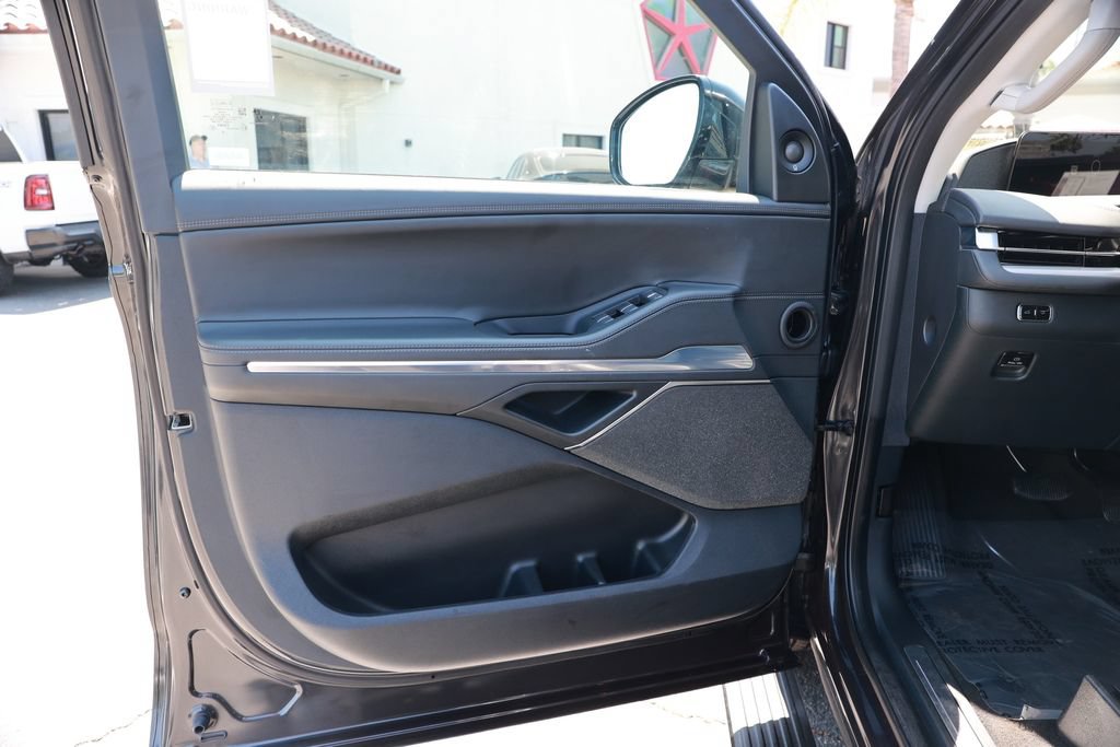 Used 2025 Lincoln Navigator Reserve AWD/4WD image 17