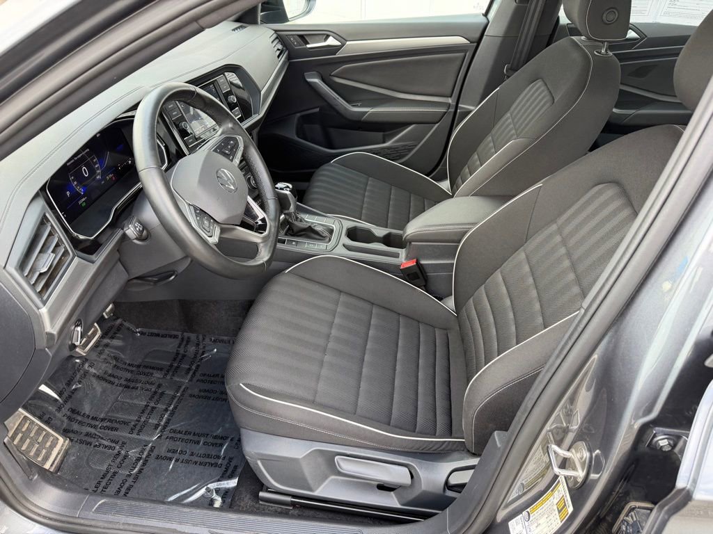 Used 2024 Volkswagen Jetta Sport image 16