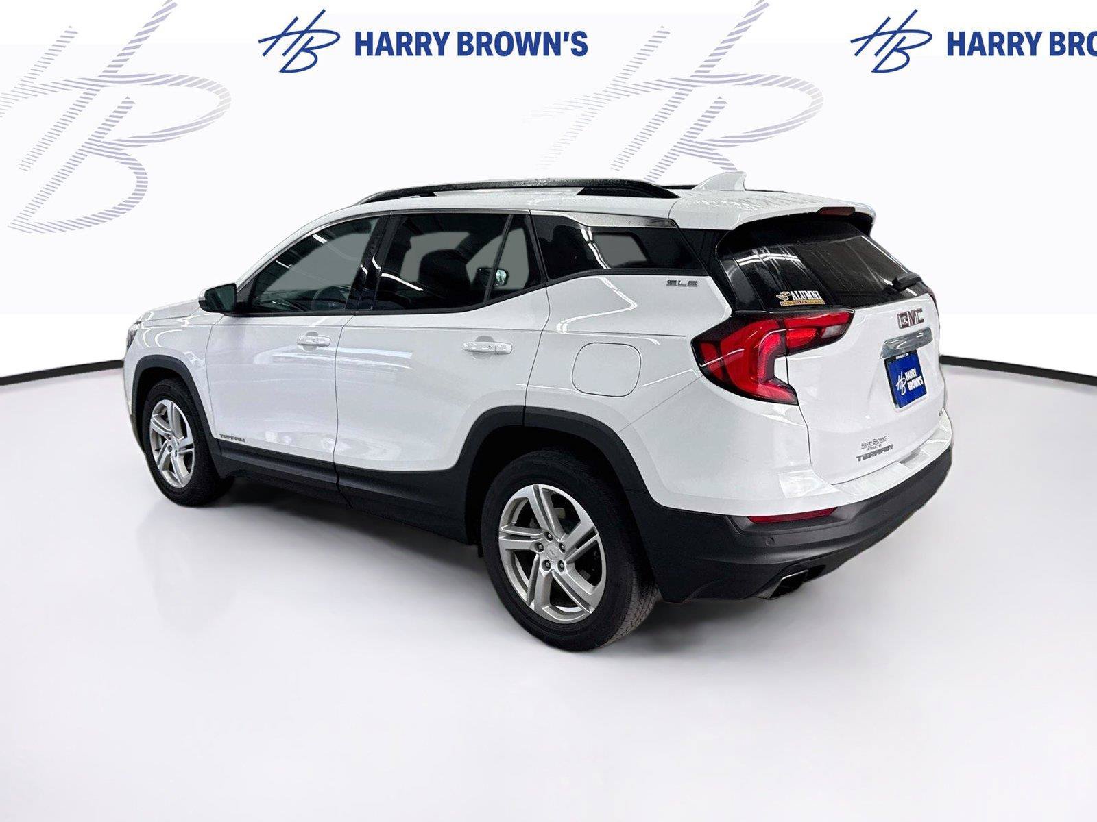 Used 2018 GMC Terrain SLE w/ Driver Convenience Package AWD/4WD image 2