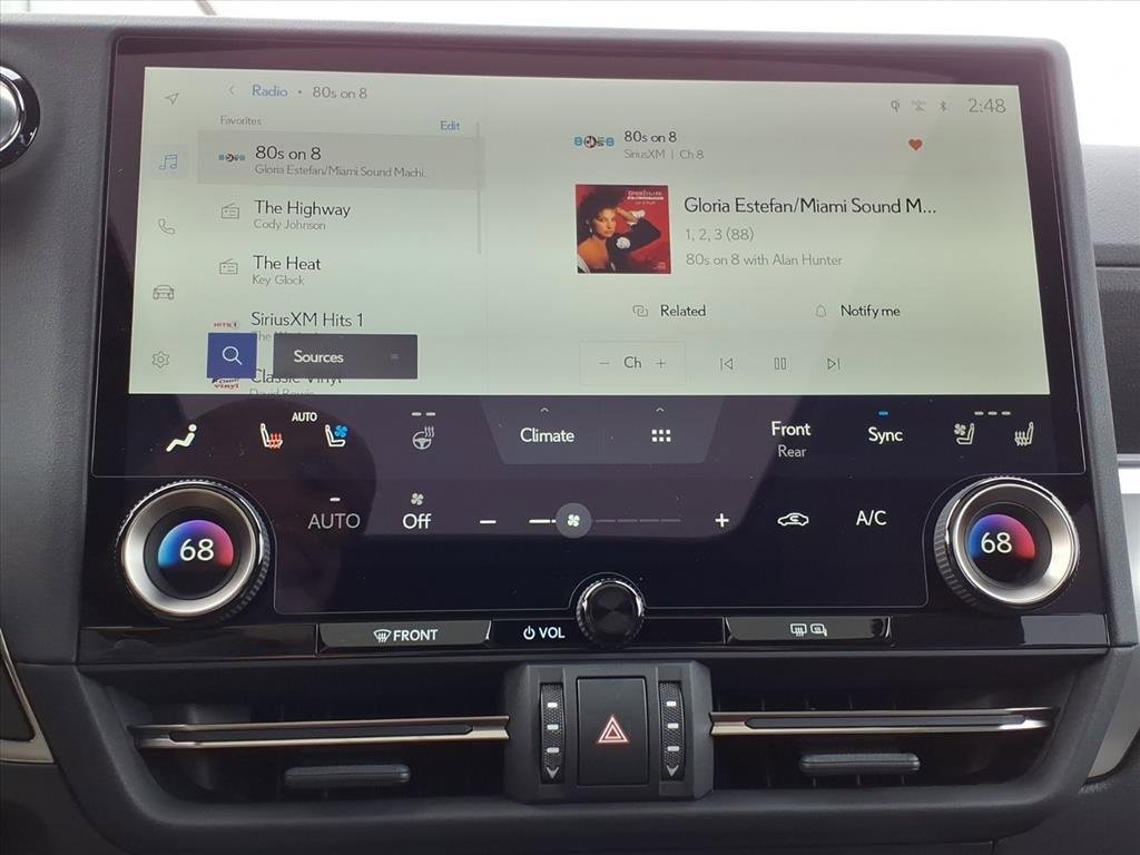 Used 2025 Lexus GX 550 w/ Accessory Package (2T) image 16