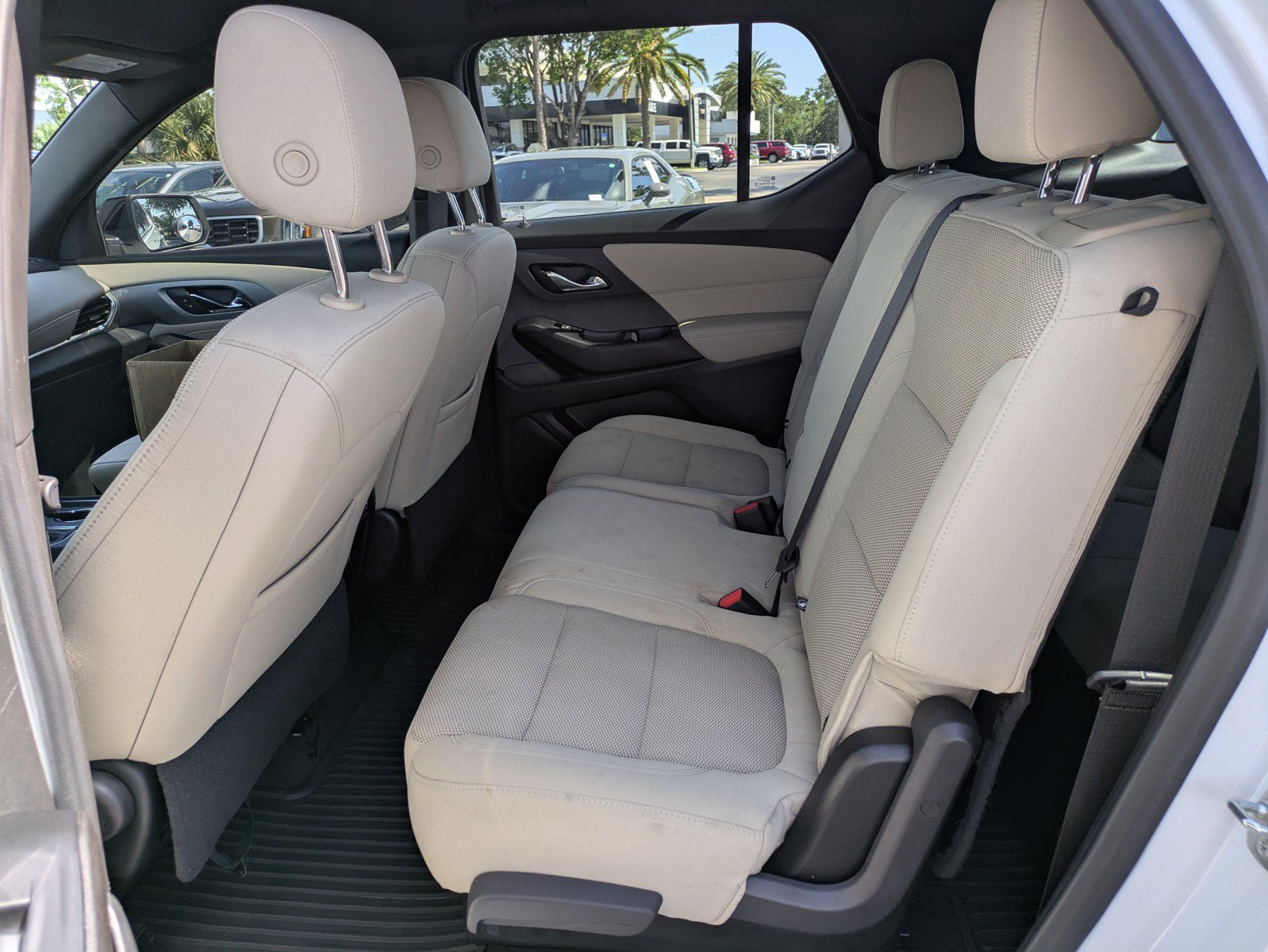 Used 2023 Chevrolet Traverse LS FWD image 11