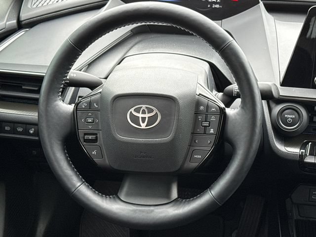 Used 2025 Toyota Prius FWD image 11
