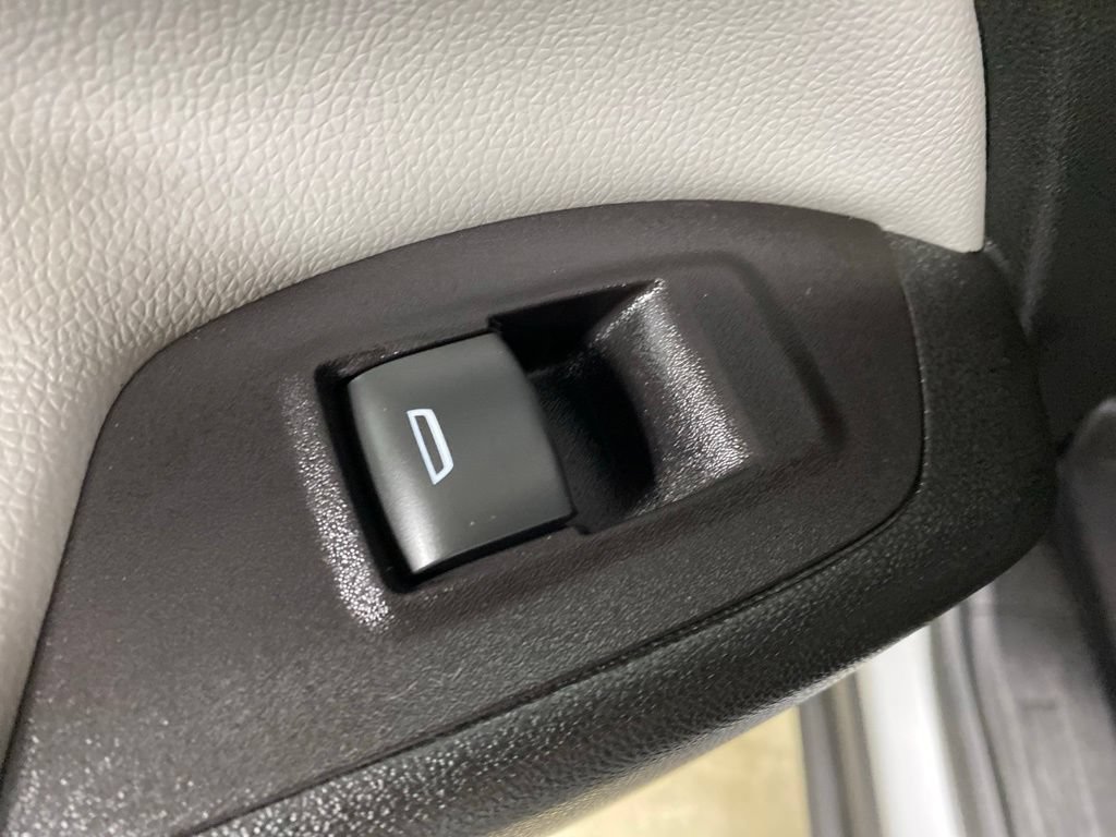 Used 2019 Chevrolet Equinox LS w/ LS Convenience Package AWD/4WD image 24