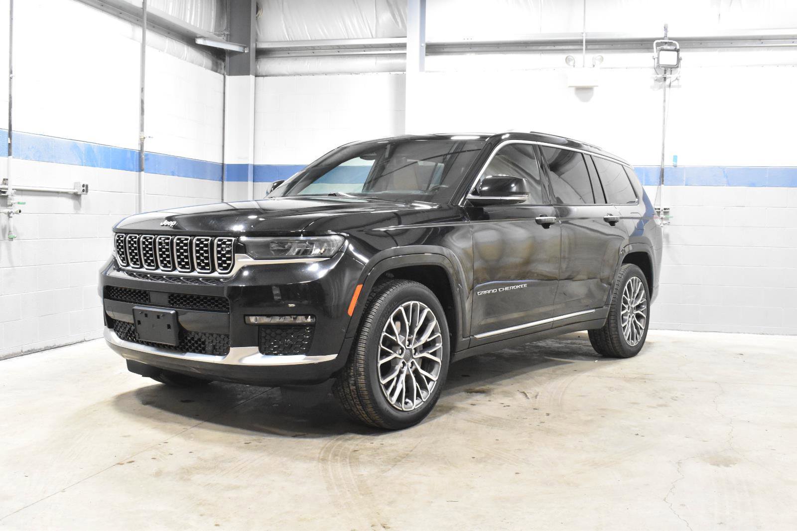 Used 2021 Jeep Grand Cherokee L Summit AWD/4WD image 7