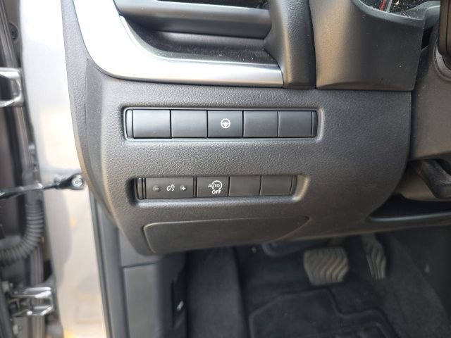 Used 2023 Nissan Rogue SV image 14