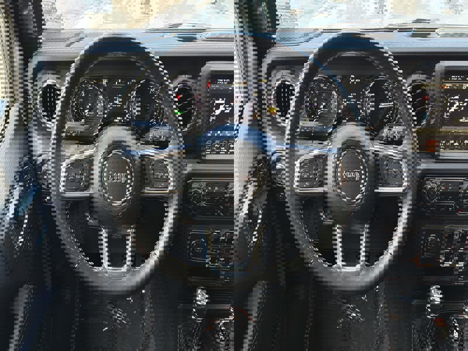 Used 2023 Jeep Wrangler Sahara w/ Cold Weather Group image 11