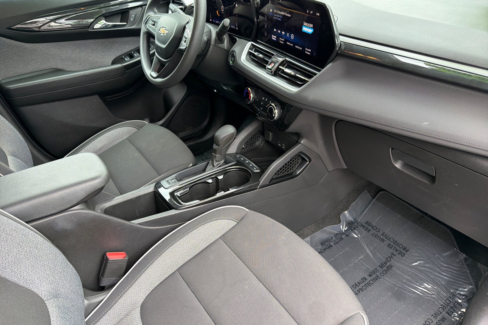 Used 2025 Chevrolet TrailBlazer LT AWD/4WD image 16