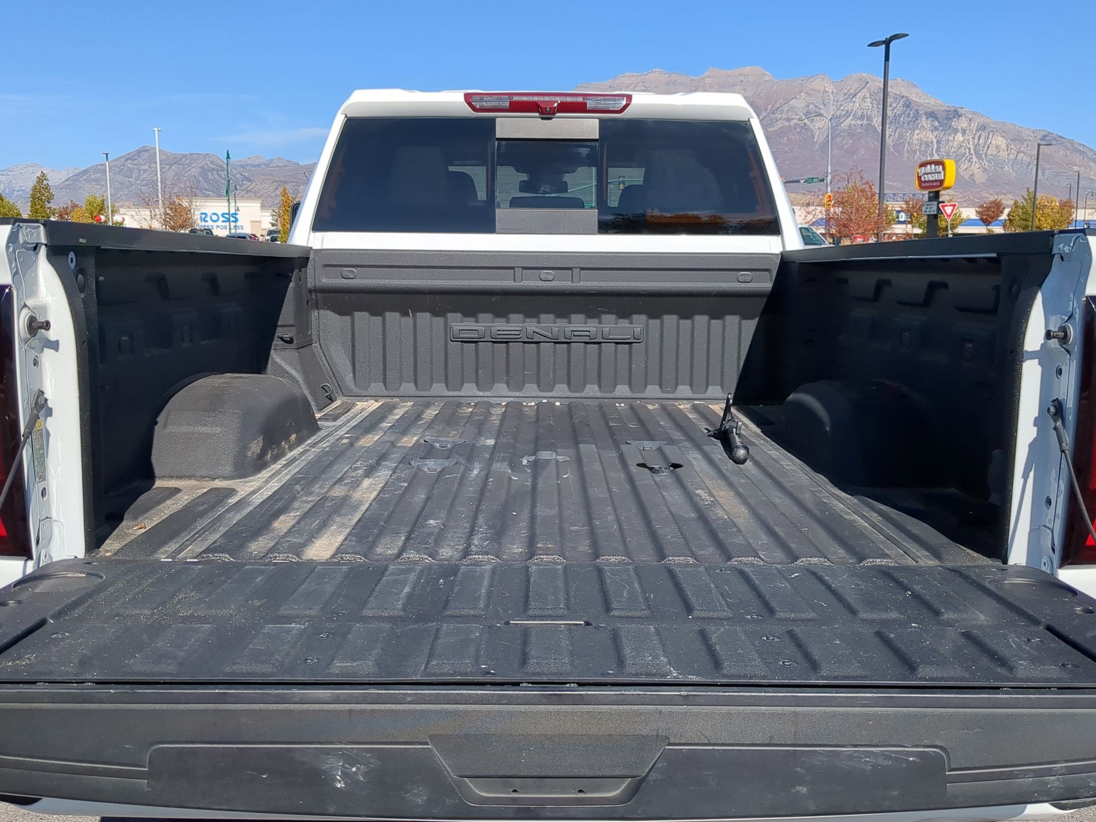 Used 2024 GMC Sierra 2500 Denali image 33