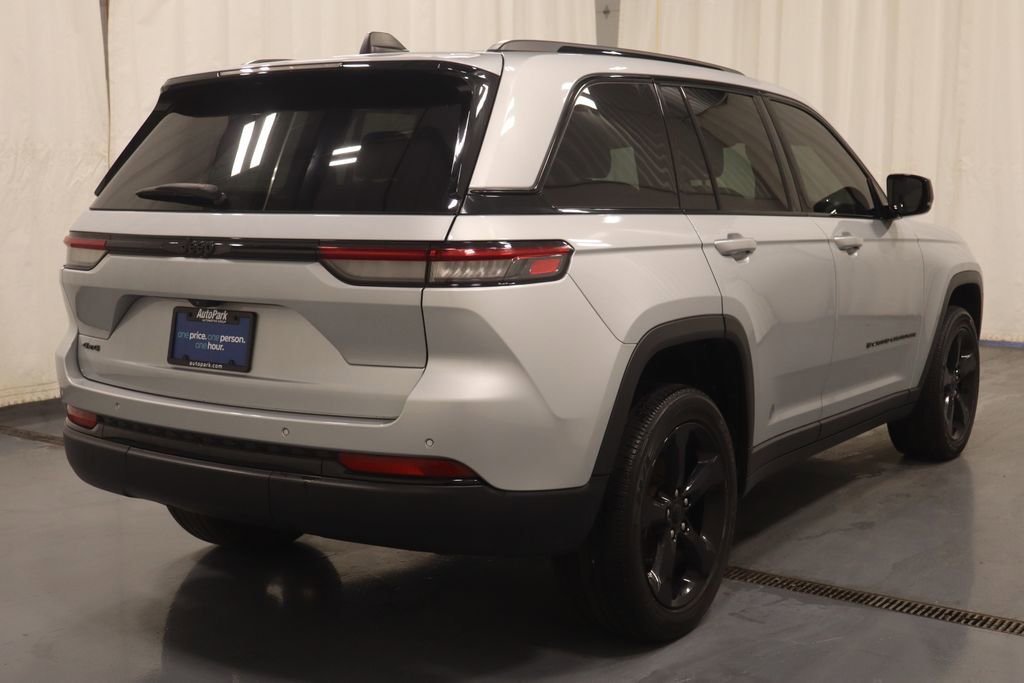 Certified 2023 Jeep Grand Cherokee Altitude image 9