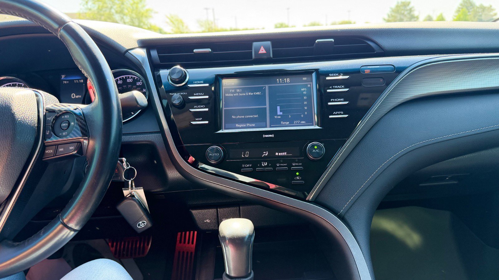 Used 2020 Toyota Camry SE image 32