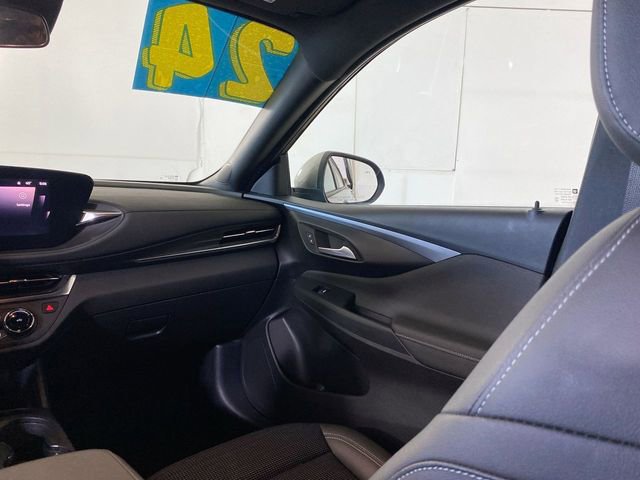 Used 2024 Buick Envista Preferred w/ Convenience I Package image 11