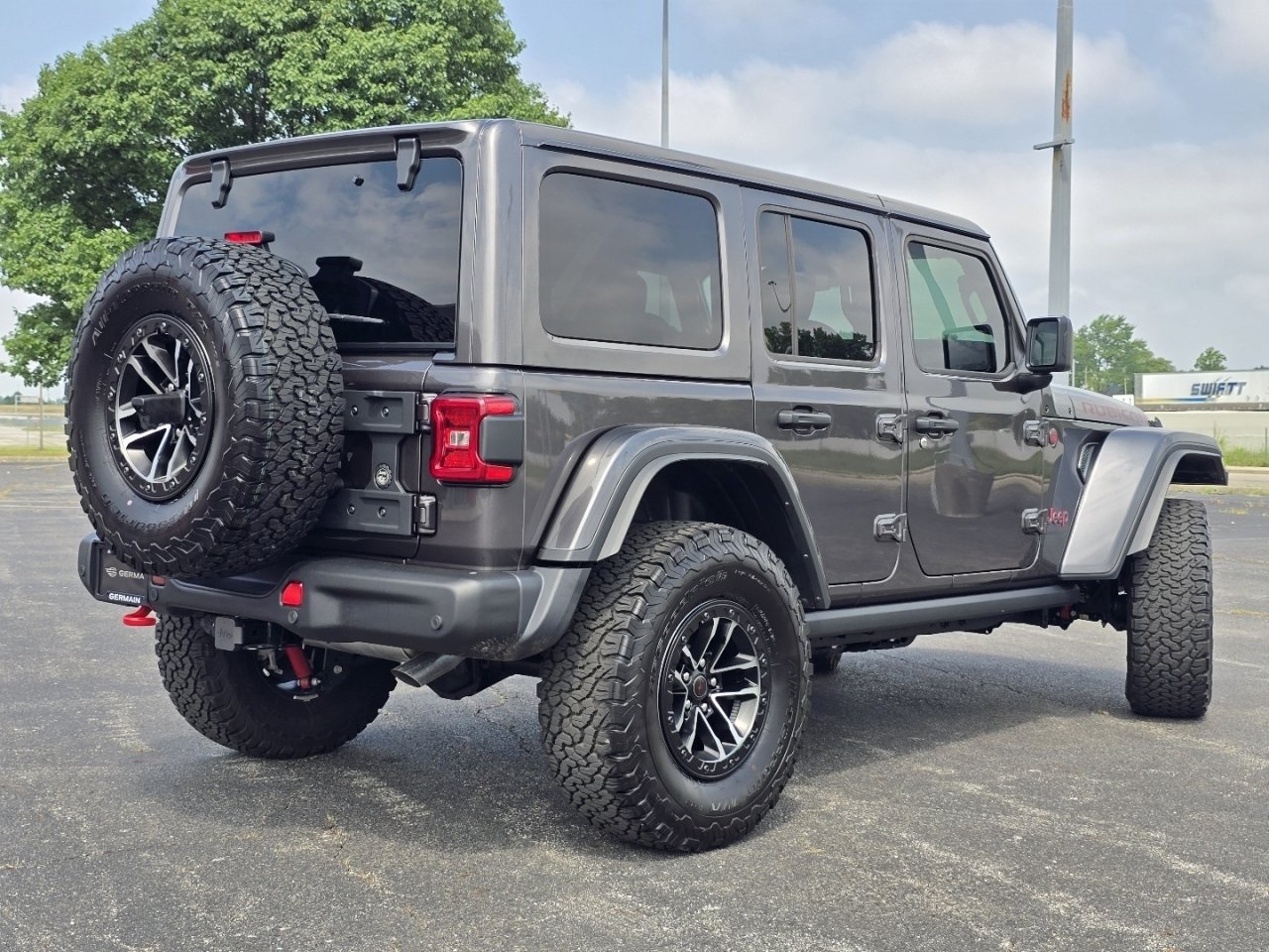 Used 2025 Jeep Wrangler Unlimited Rubicon AWD/4WD image 17