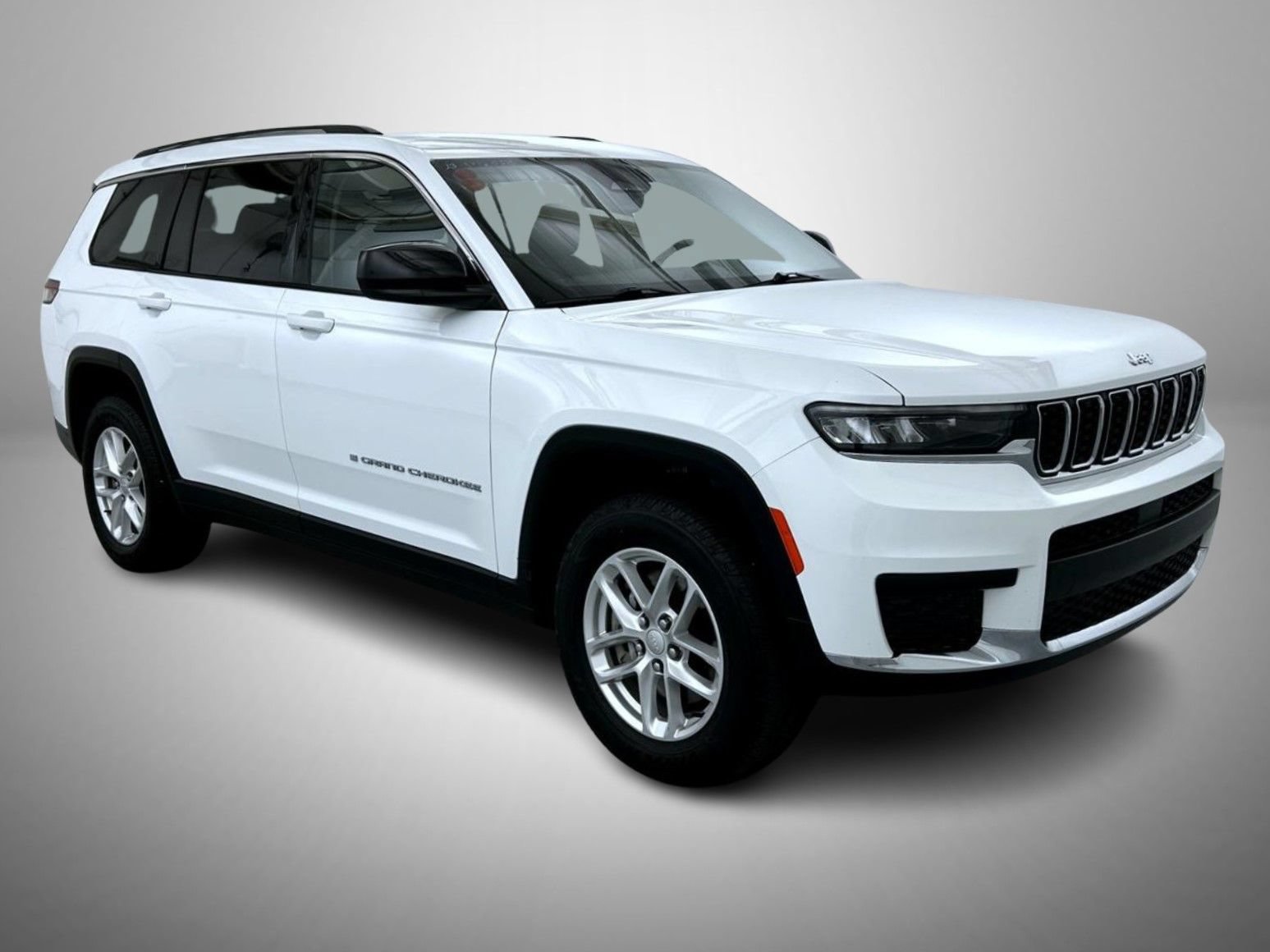 Used 2023 Jeep Grand Cherokee L Laredo AWD/4WD image 3