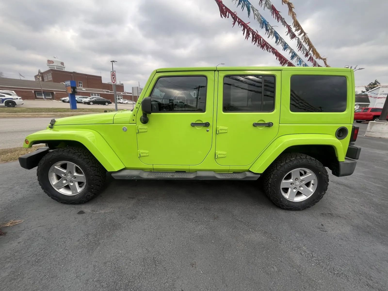 Used 2012 Jeep Wrangler Unlimited Sahara w/ Connectivity Group image 3