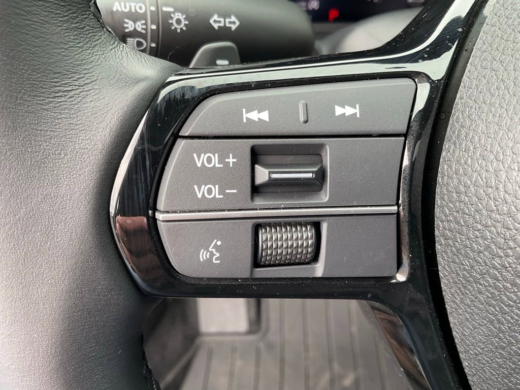 Certified 2025 Acura Integra FWD image 13