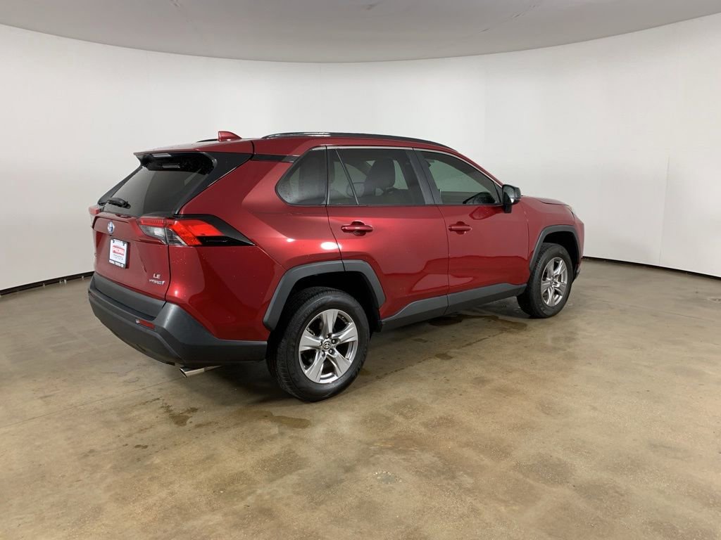 Used 2023 Toyota RAV4 LE AWD/4WD image 8