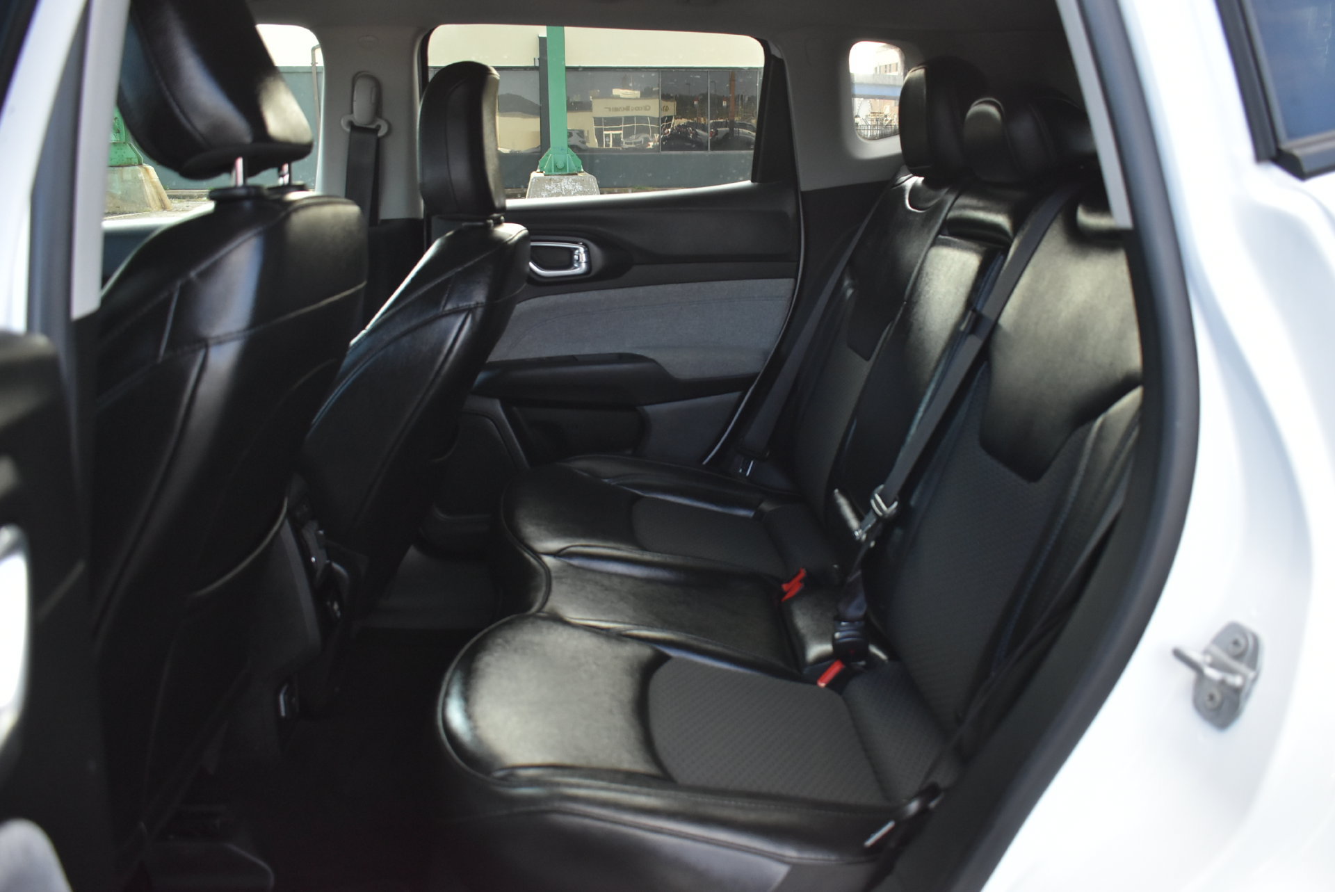 Used 2022 Jeep Compass Latitude AWD/4WD image 15