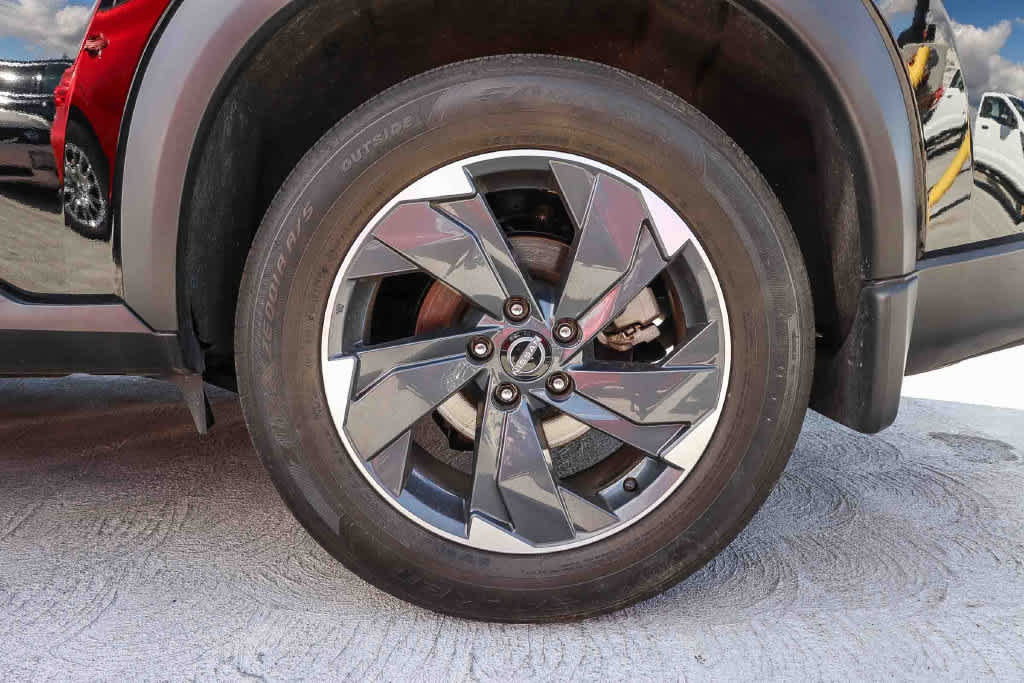 Used 2026 Nissan Rogue SV FWD image 10