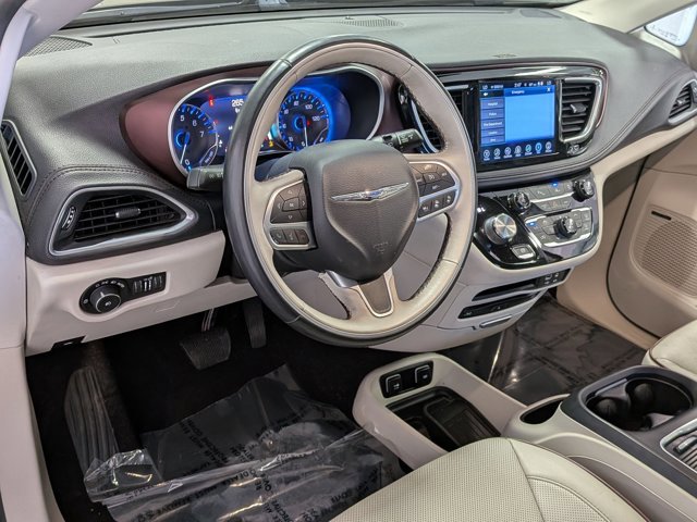 Used 2017 Chrysler Pacifica Limited FWD image 10