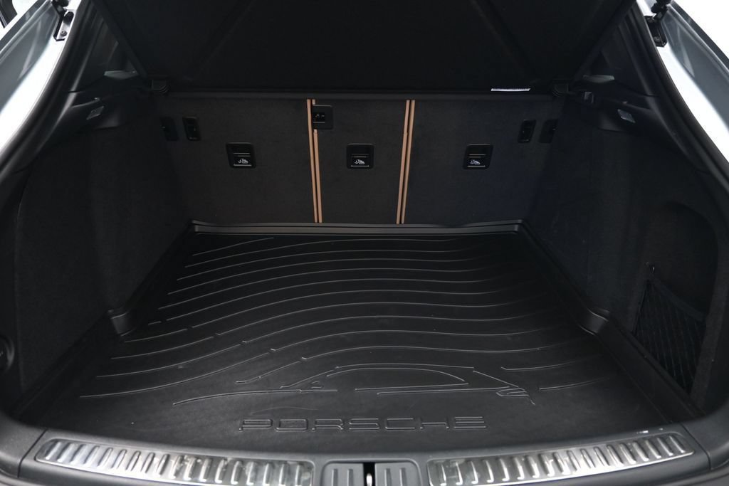 Certified 2026 Porsche Macan AWD/4WD image 25