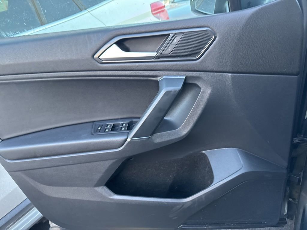 Used 2018 Volkswagen Tiguan SE image 10