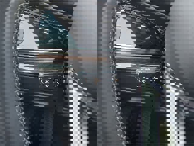 Used 2025 Audi Q8 Premium w/ Convenience Package image 28