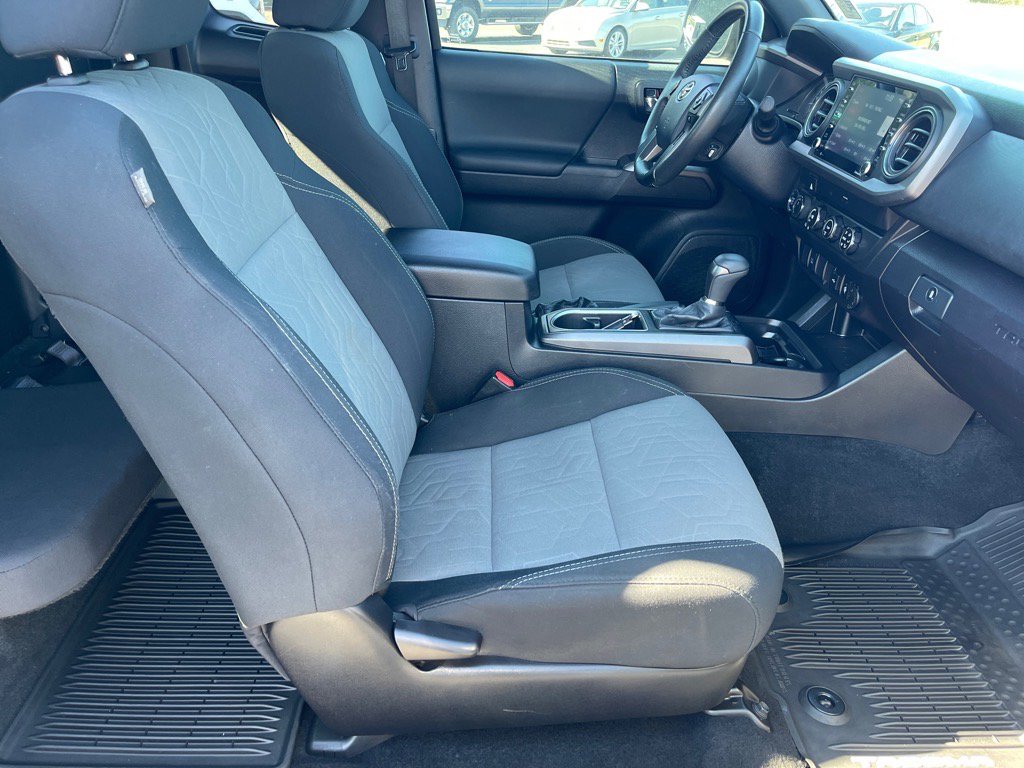 Used 2020 Toyota Tacoma TRD Sport image 19