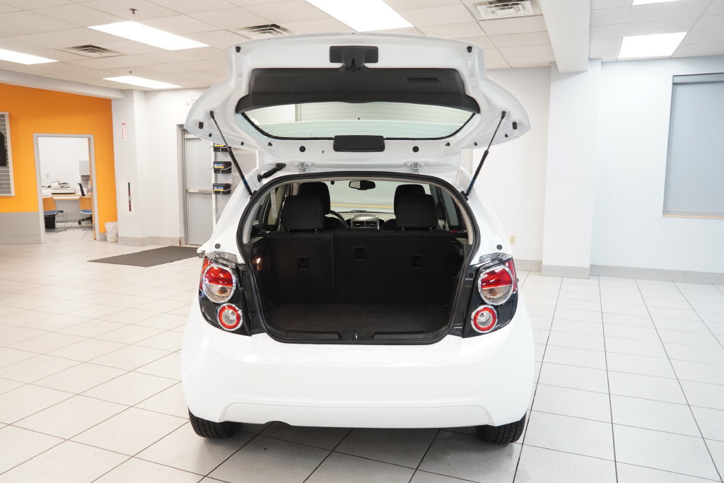 Used 2016 Chevrolet Sonic LT FWD image 9