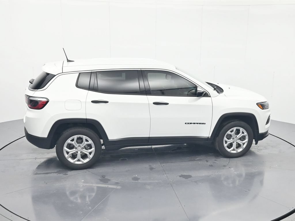 Used 2024 Jeep Compass Sport AWD/4WD image 30