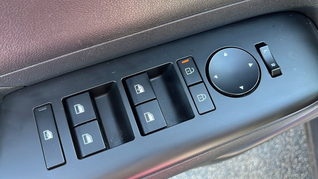 Used 2025 Hyundai Kona SEL image 12