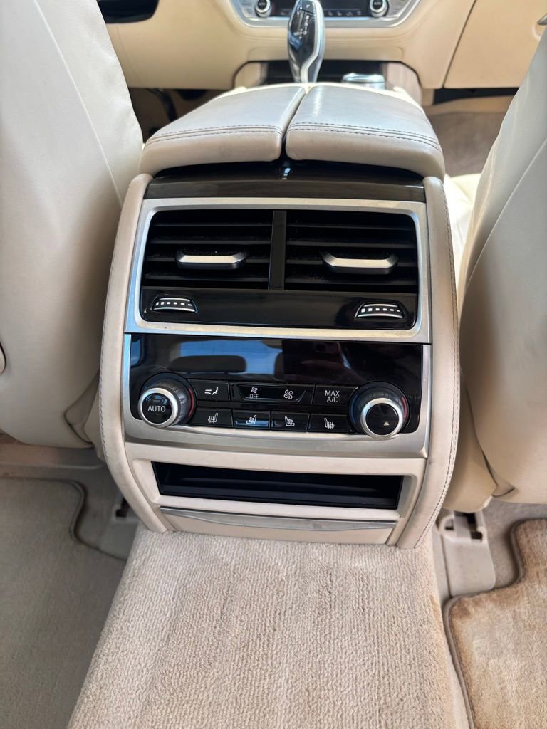 Used 2016 BMW 750i xDrive image 18