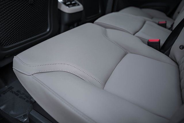 New 2026 Volvo XC90 B6 Plus w/ Protection Package Premier image 32