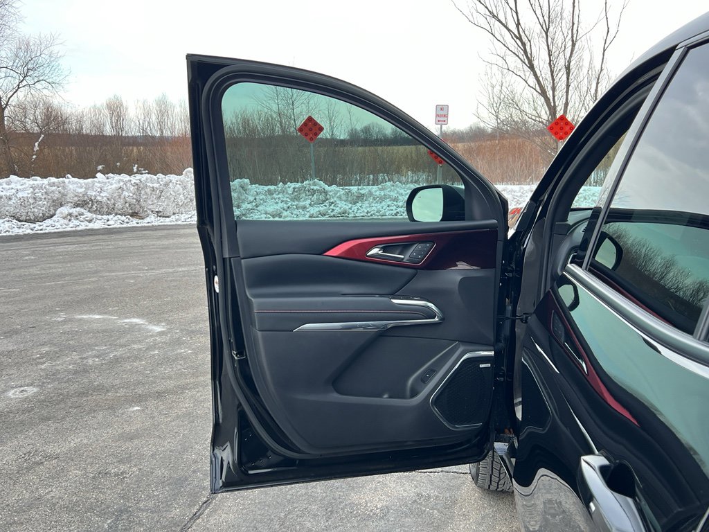 Used 2024 Chevrolet Traverse RS AWD/4WD image 10