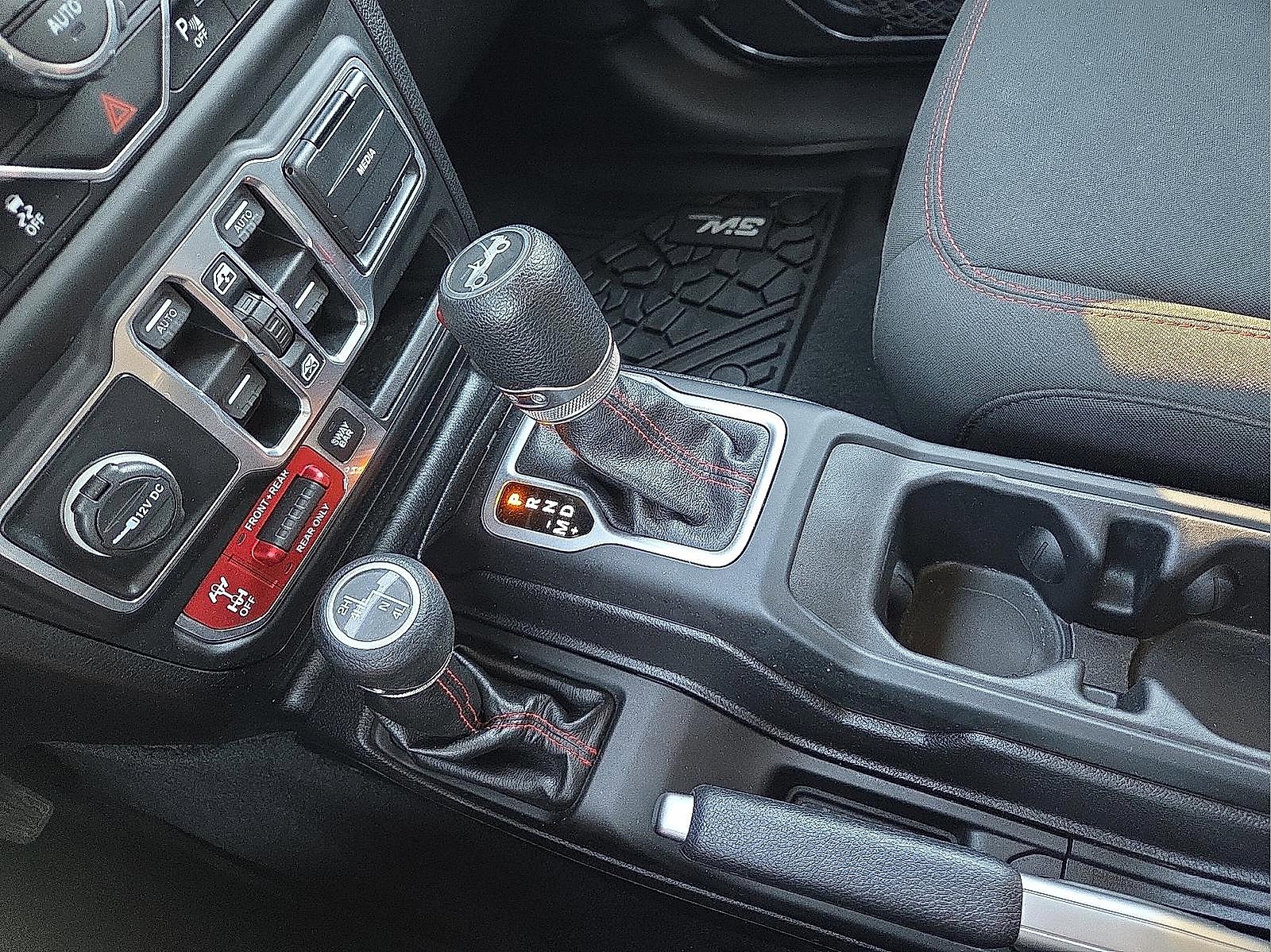 Used 2018 Jeep Wrangler Unlimited Rubicon image 25