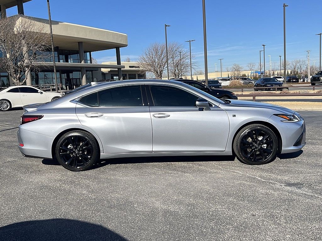 New 2025 Lexus ES 350 w/ Premium Package image 2