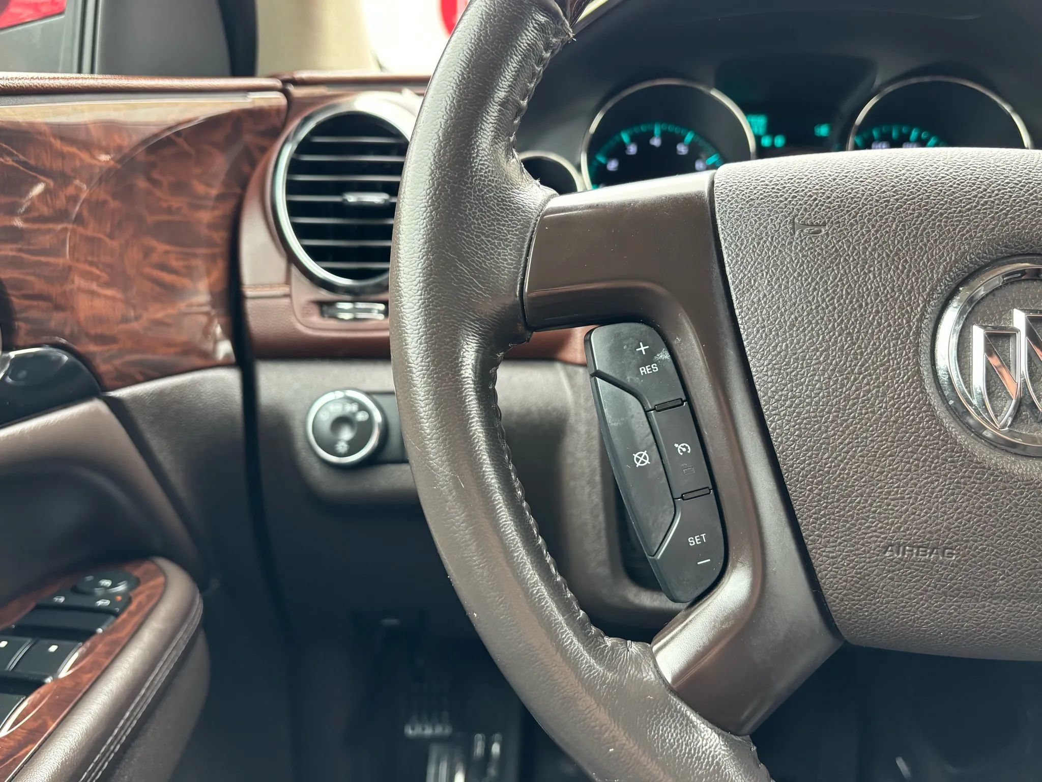 Used 2014 Buick Enclave Leather FWD image 22