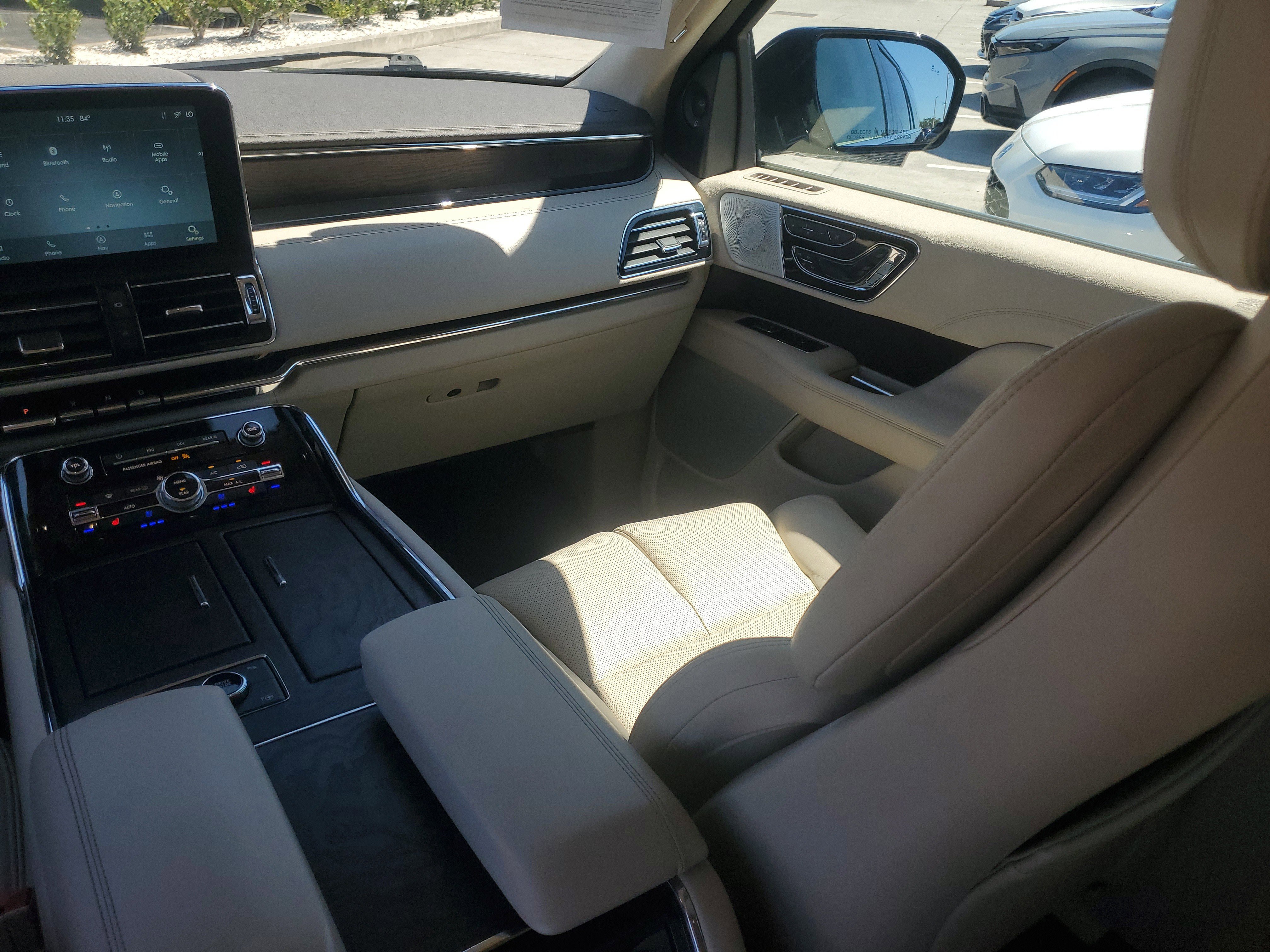 Used 2021 Lincoln Navigator Reserve w/ Luxury Package AWD/4WD image 20