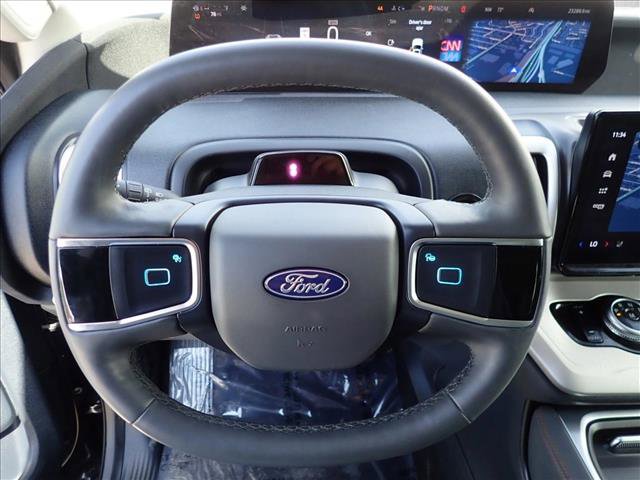 Used 2025 Ford Expedition Active AWD/4WD image 16