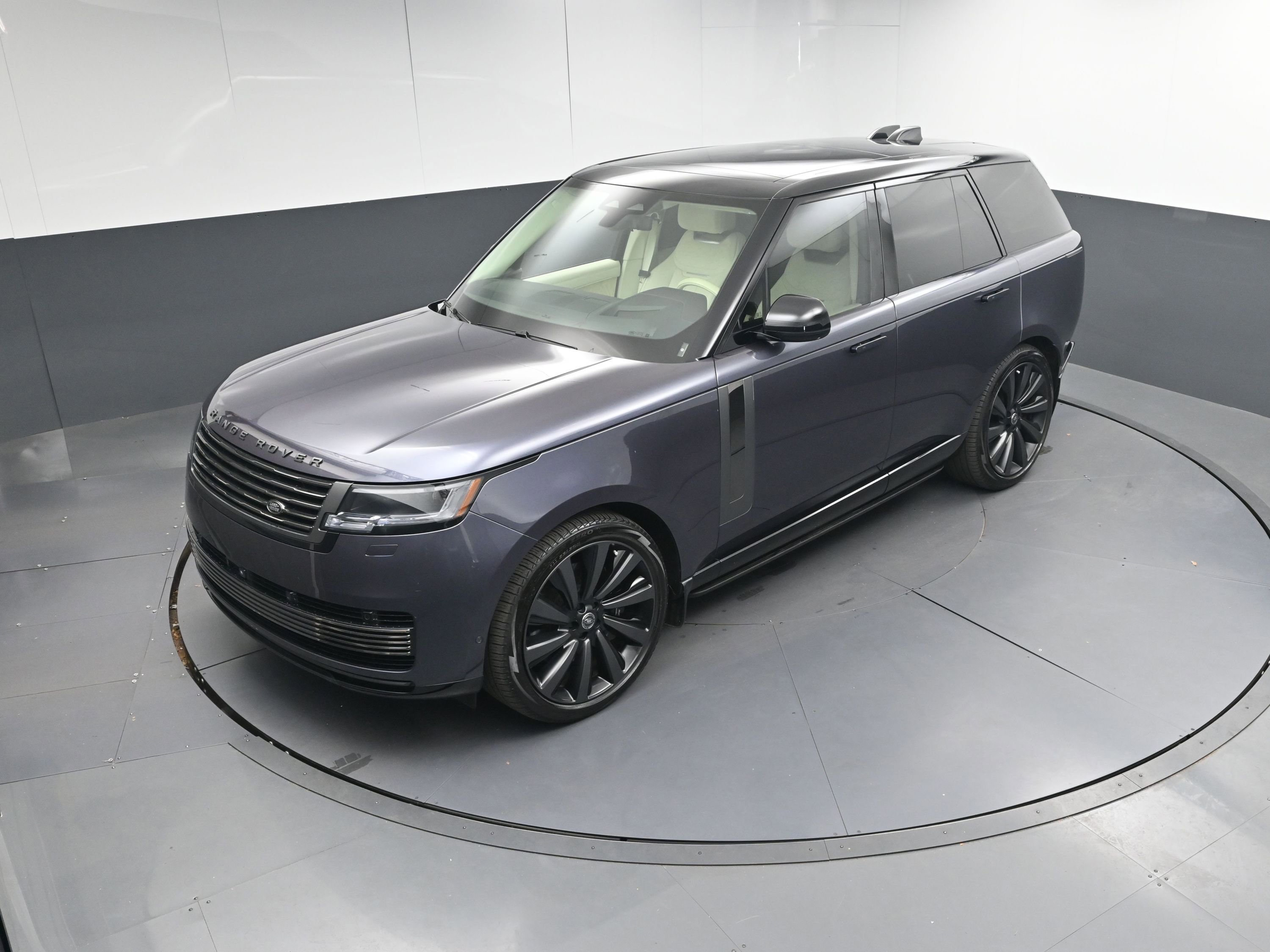 Used 2024 Land Rover Range Rover SV image 35