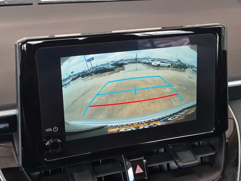 Used 2025 Toyota Corolla LE FWD image 18