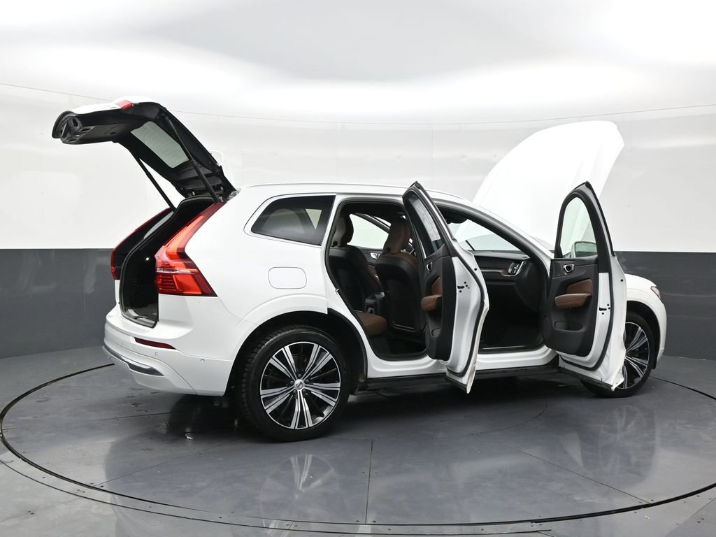 Used 2023 Volvo XC60 T8 Plus image 28