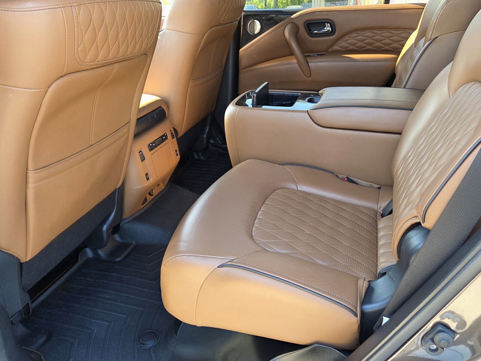 Used 2022 INFINITI QX80 Sensory w/ Cargo Package image 12